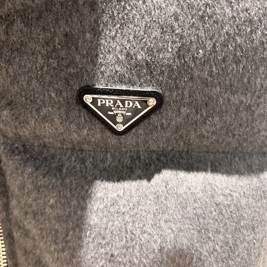 Жилеты Женские Prada 18722890