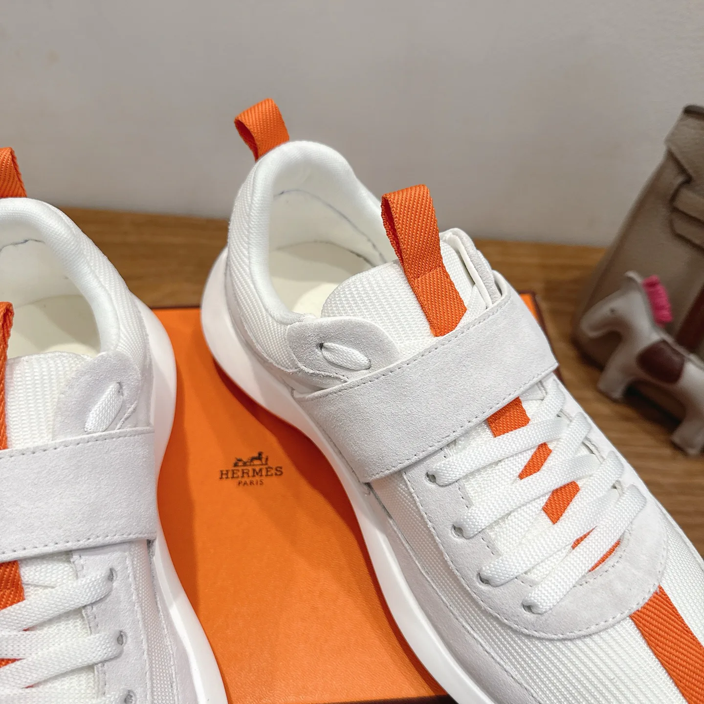 Кроссовки Женские Hermes 10189085