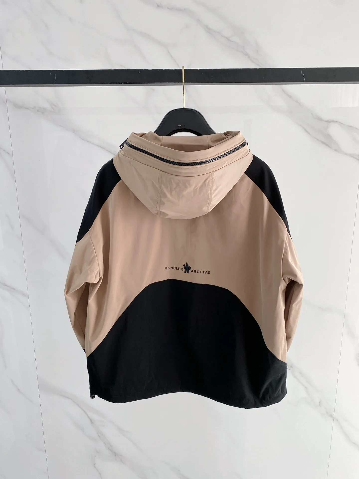 Куртки И Пуховики Мужские Moncler 11219008