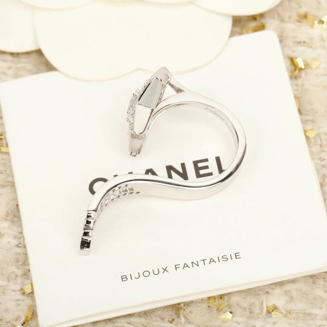 Бижутерия Chanel 5204577