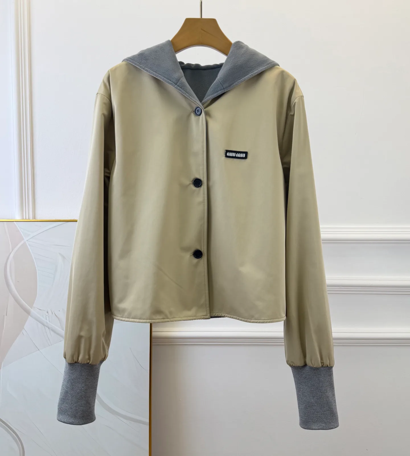 Куртки И Пуховики Женские Miu Miu 18524962