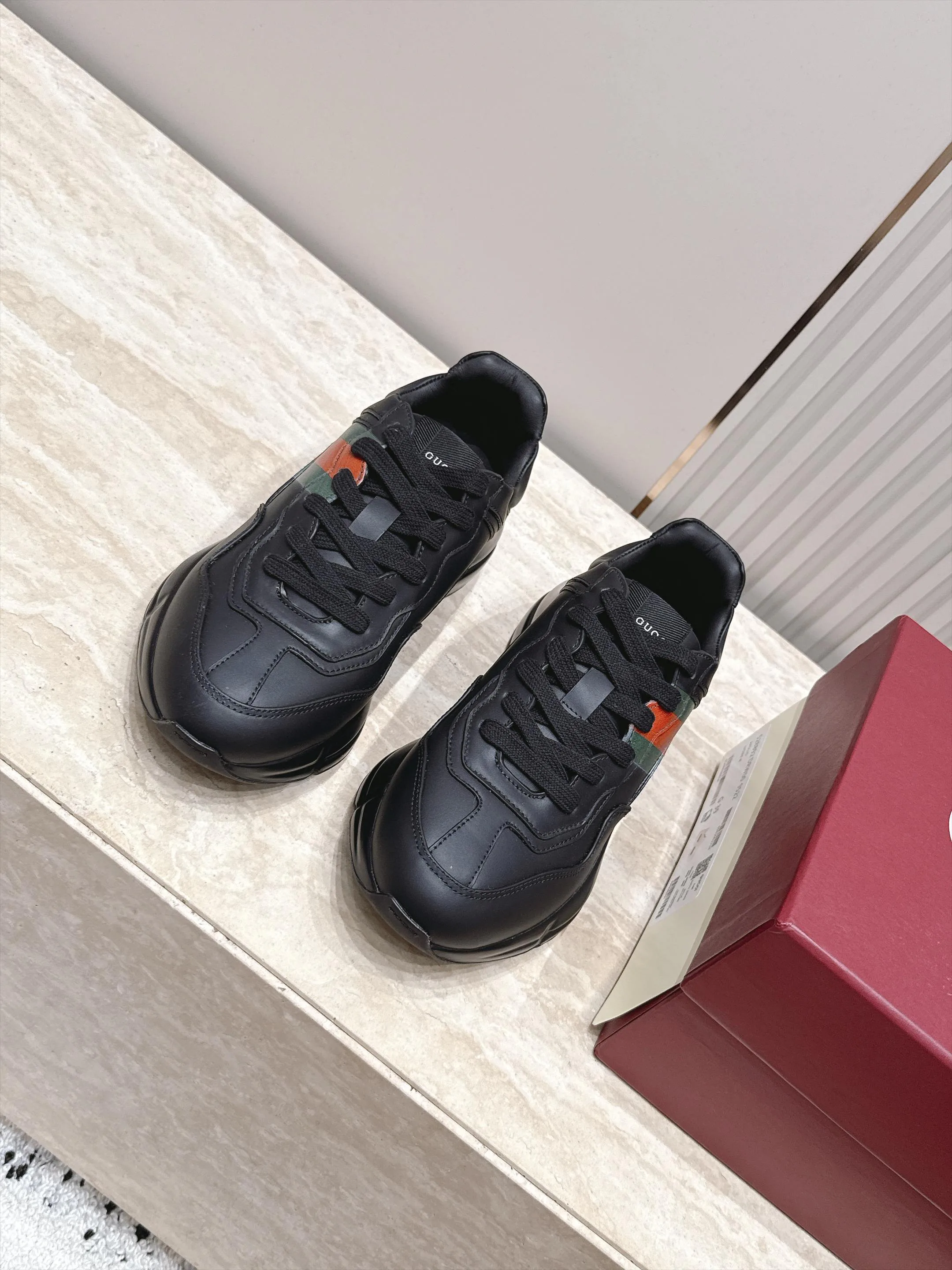 Кроссовки Женские Gucci 18025256