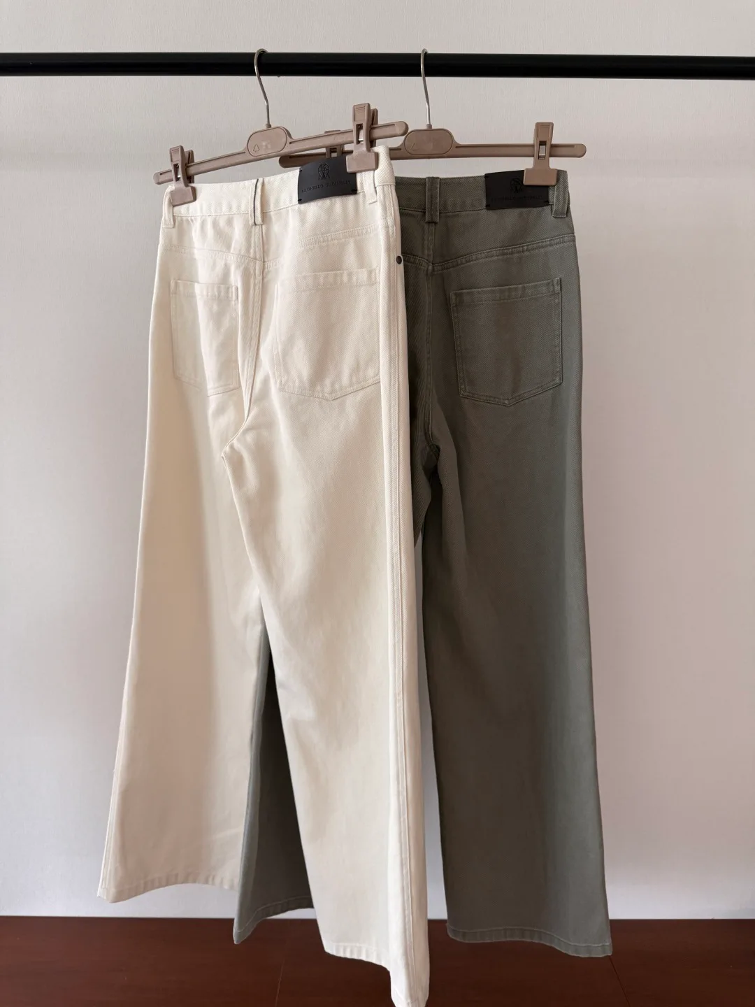 Джинсы Женские Brunello Cucinelli 17959319