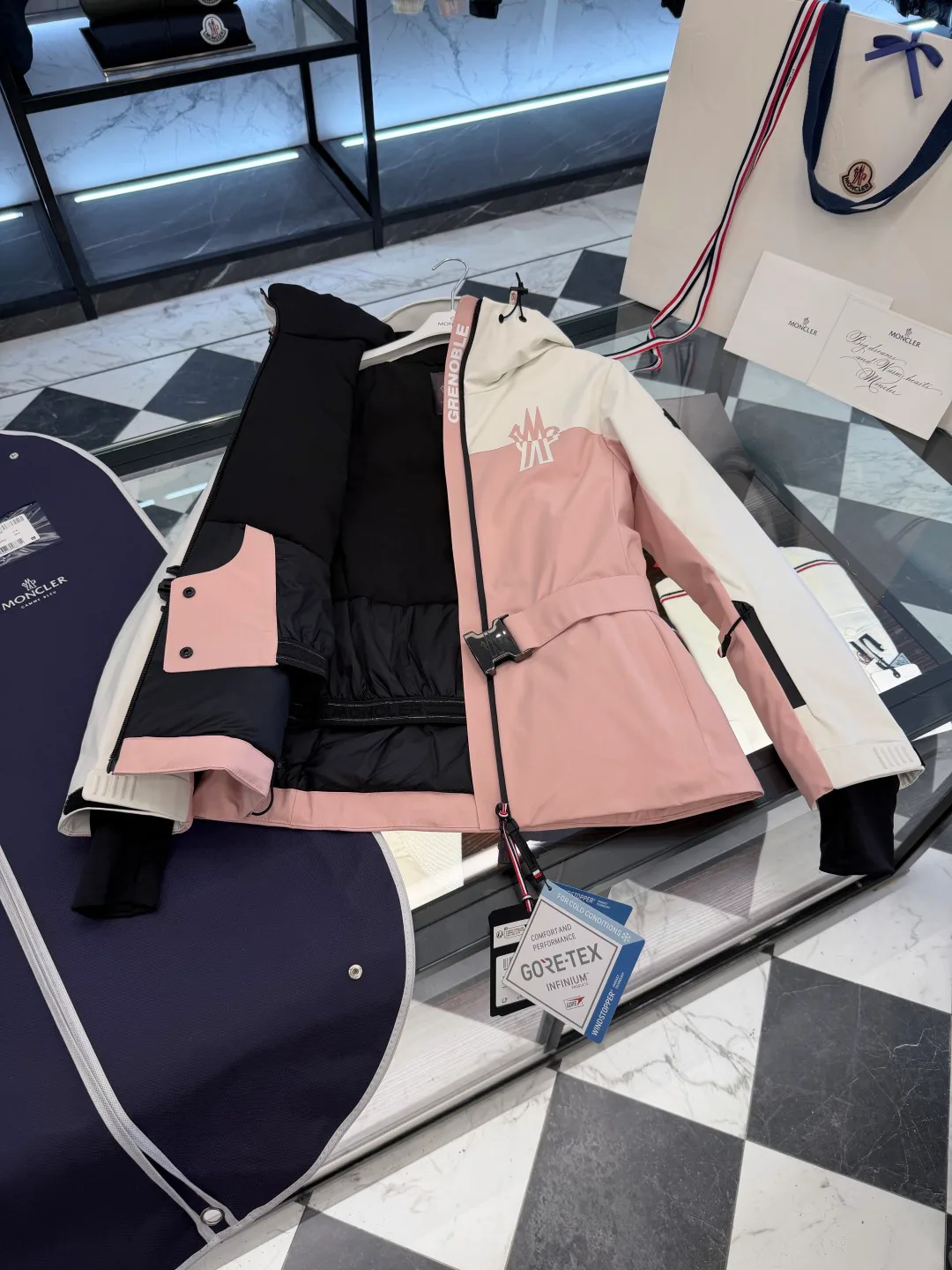 Куртки И Пуховики Женские Moncler 19336108