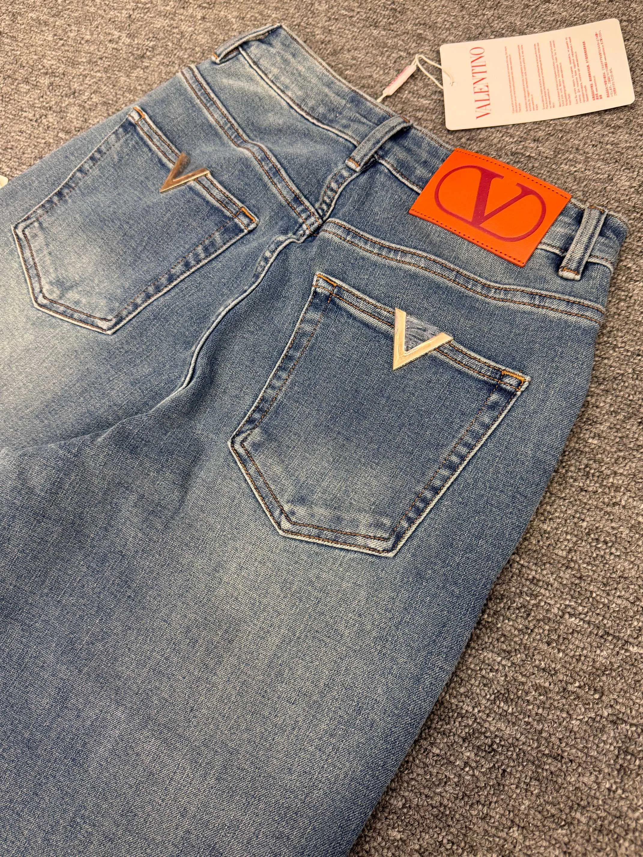 Джинсы Женские Valentino 11676671