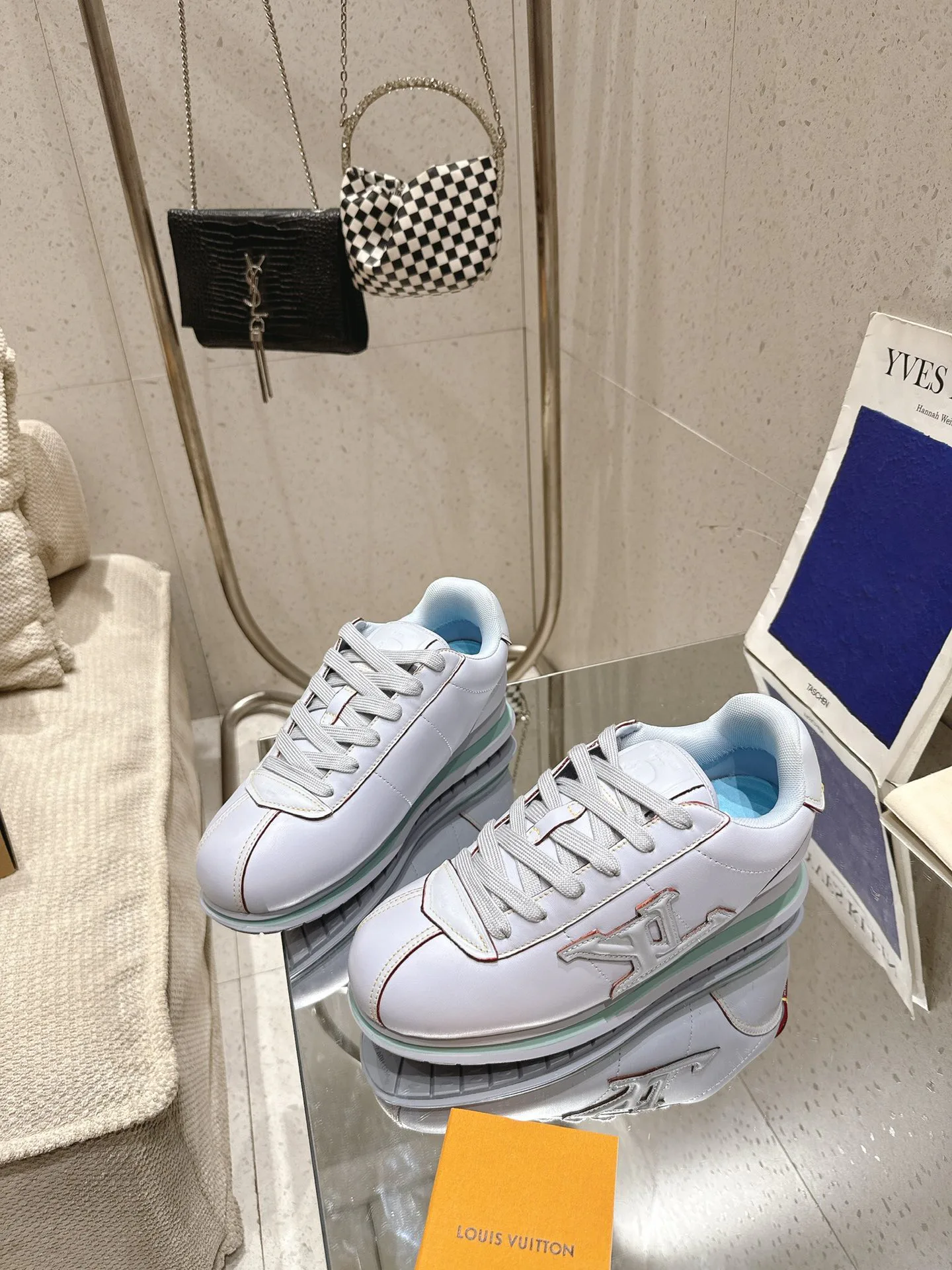 Кроссовки Женские Louis Vuitton 137562