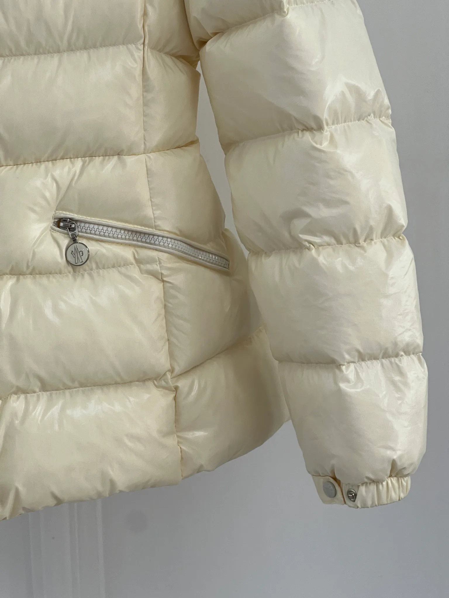 Куртки И Пуховики Женские Moncler 18416193