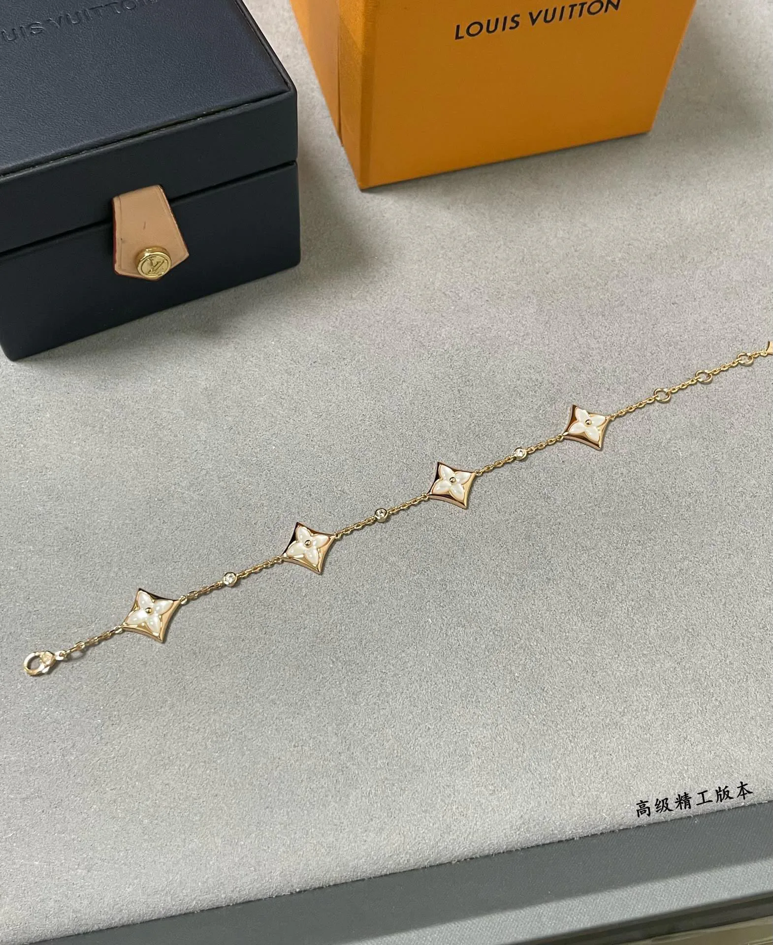 Бижутерия Louis Vuitton 11474359