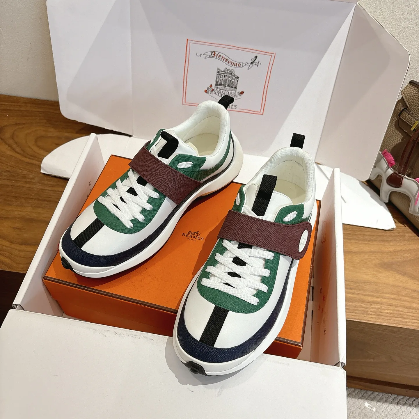 Кроссовки Женские Hermes 10189079