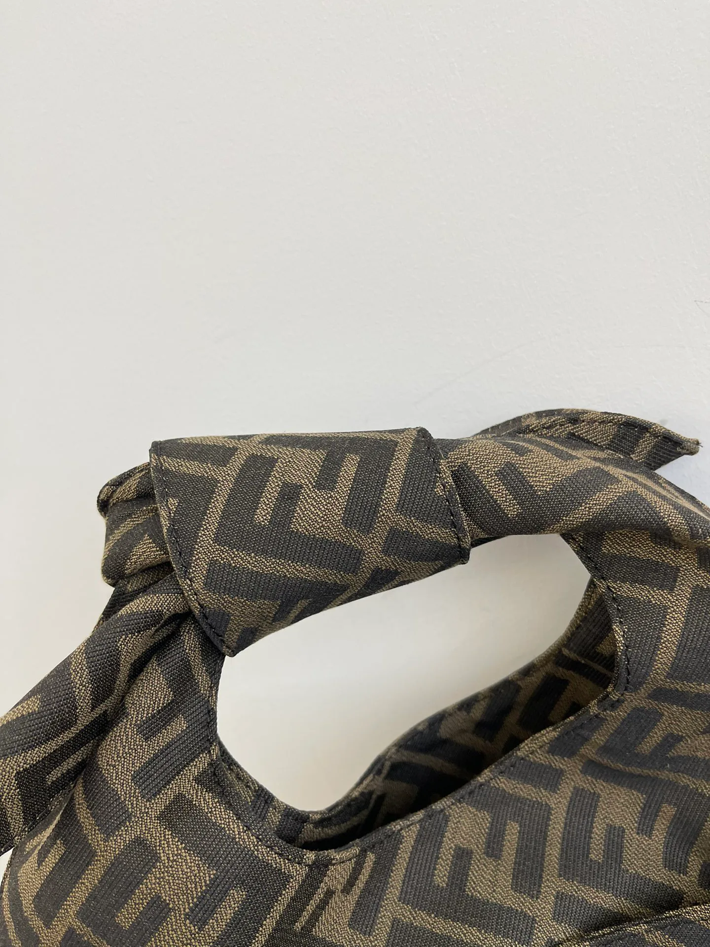 Классические Сумки Женские Fendi 13234543