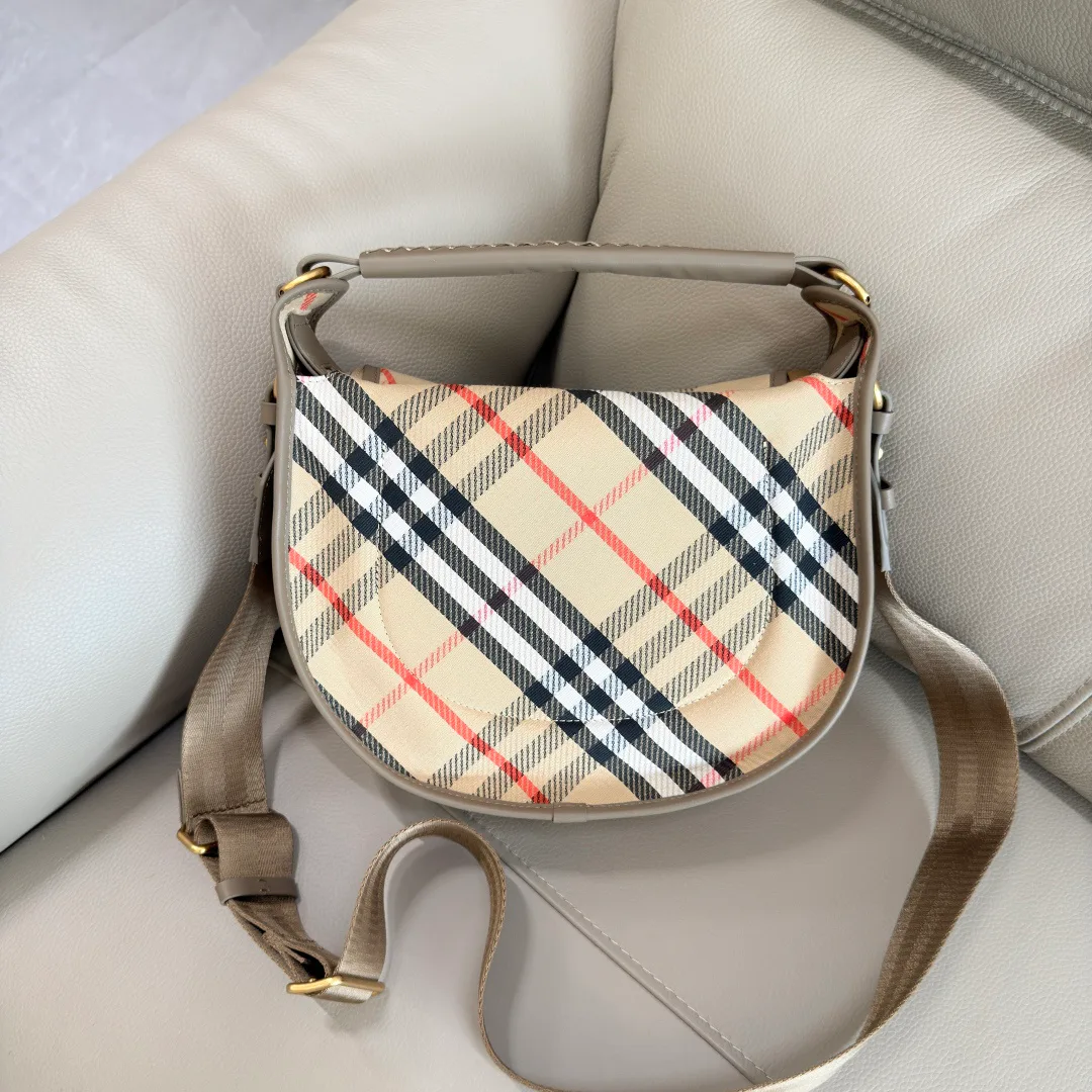 Сумки На Ремне Женские Burberry 16993935