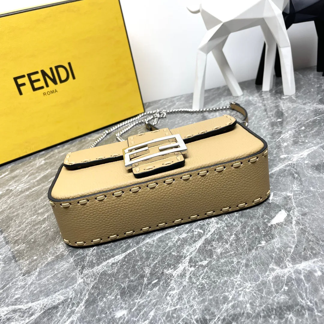 Классические Сумки Женские Fendi 12718230