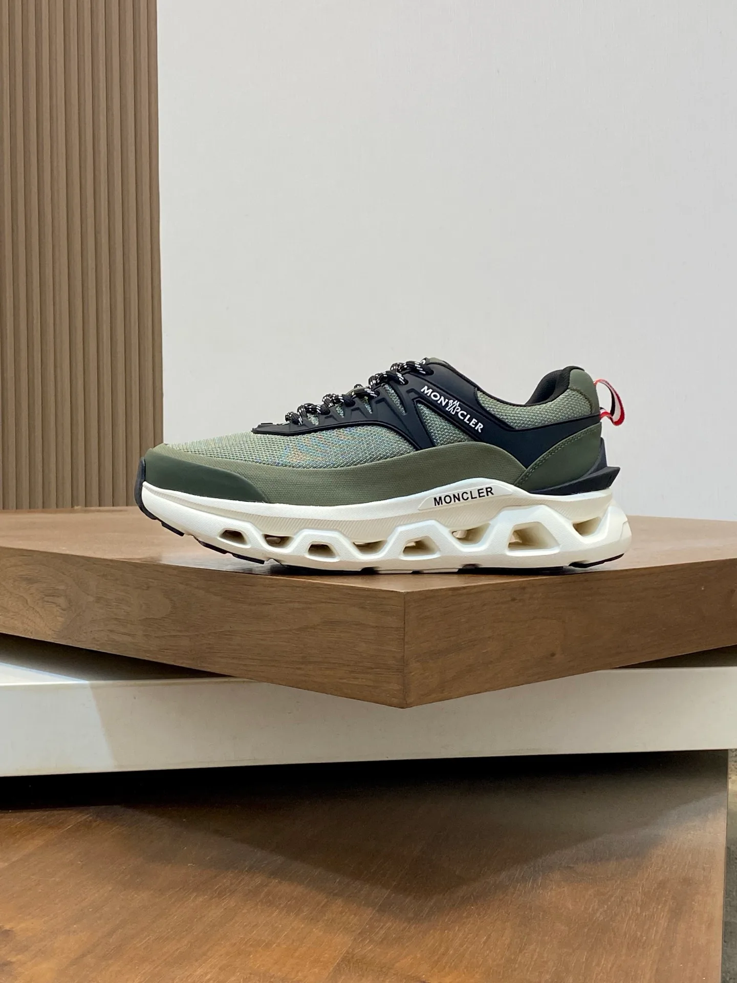 Кроссовки Мужские Moncler 11917402