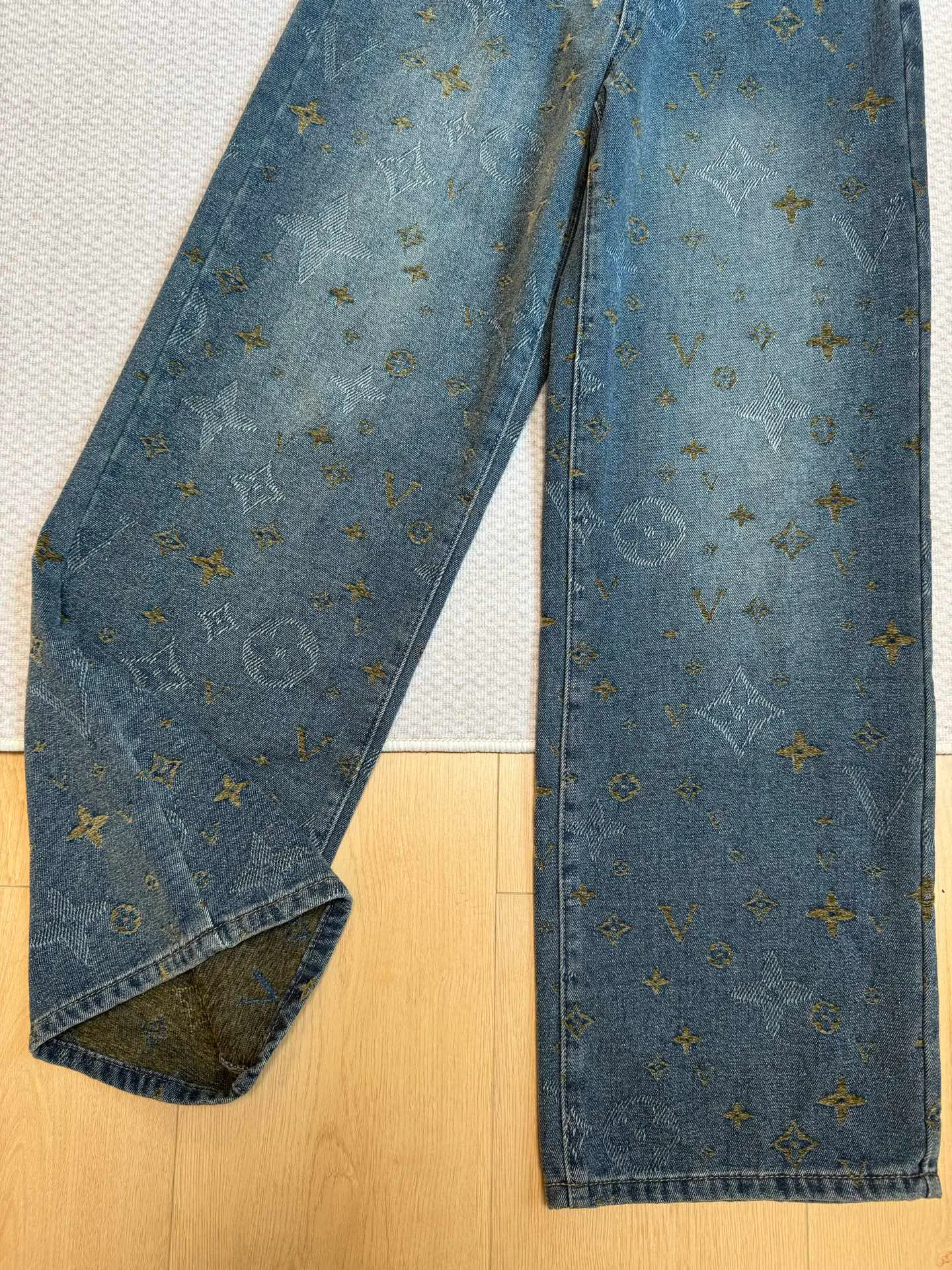 Джинсы Женские Louis Vuitton 19332169