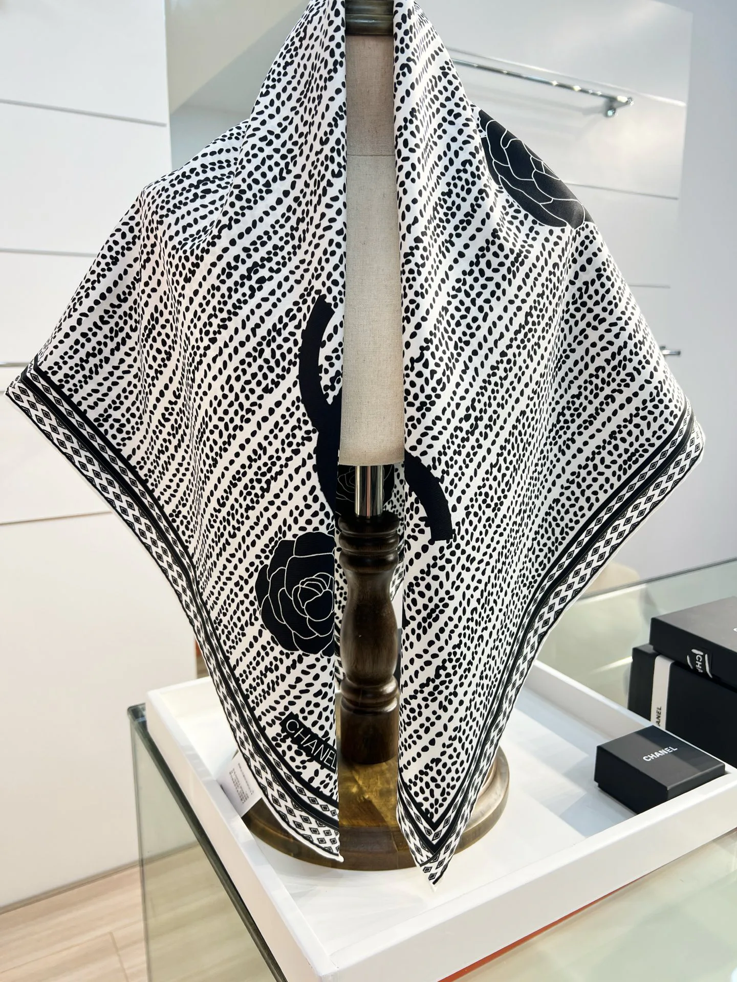 Платки Chanel 1883111