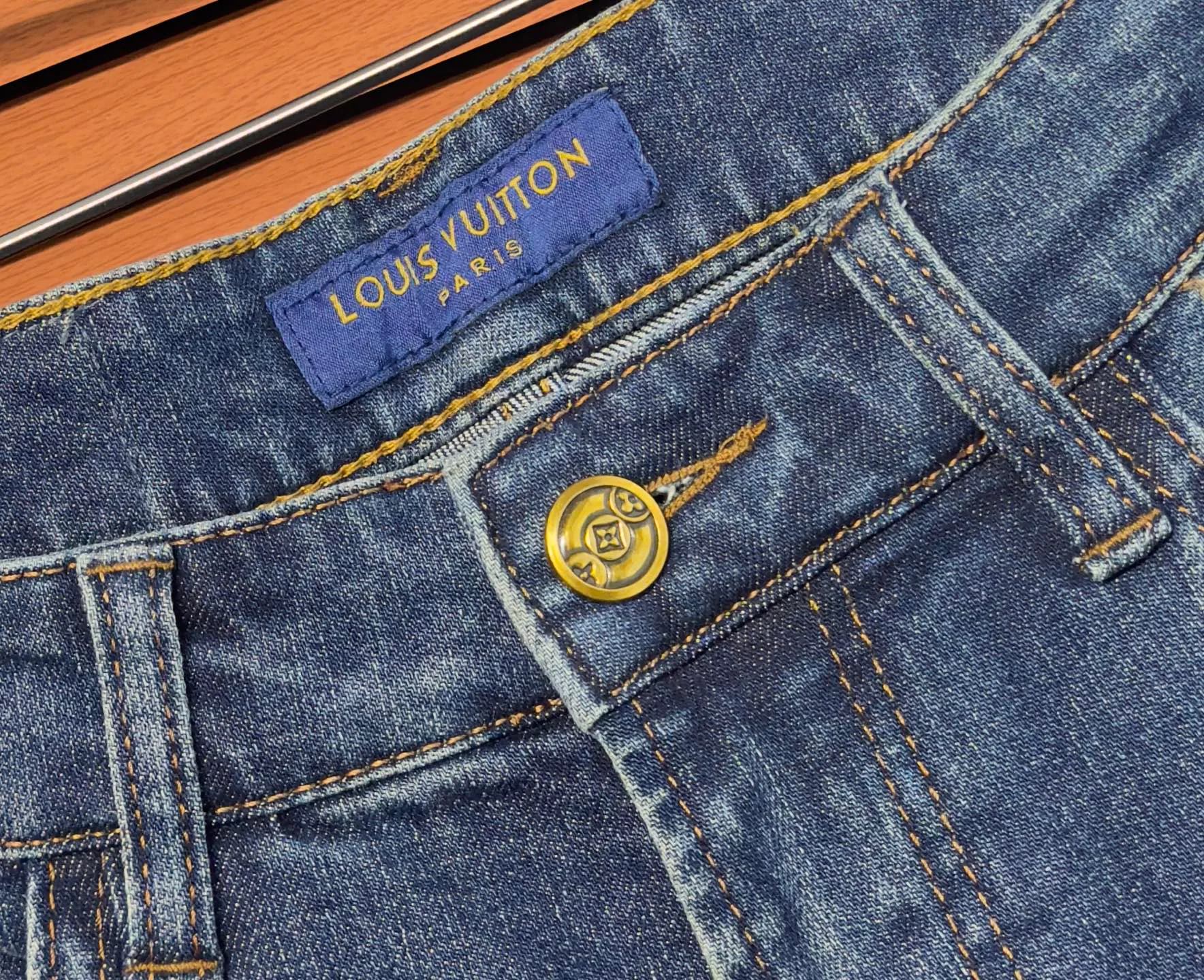 Джинсы Мужские Louis Vuitton 18098303