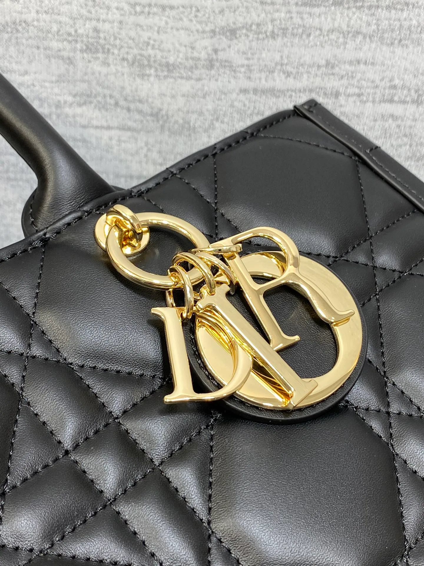 Классические Сумки Женские Christian Dior 17601396
