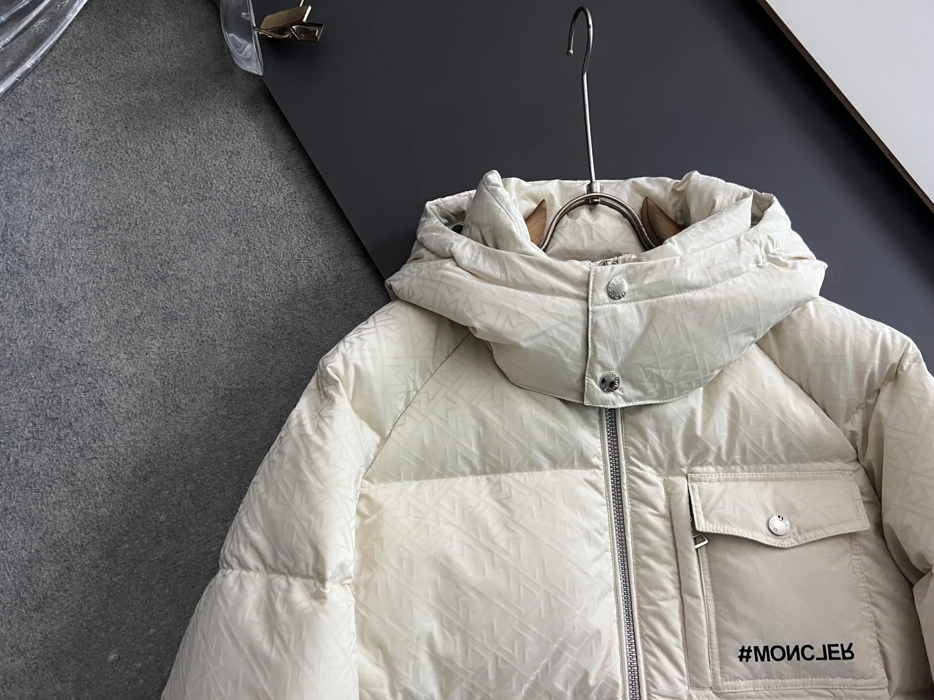 Куртки И Пуховики Мужские Moncler 5653362