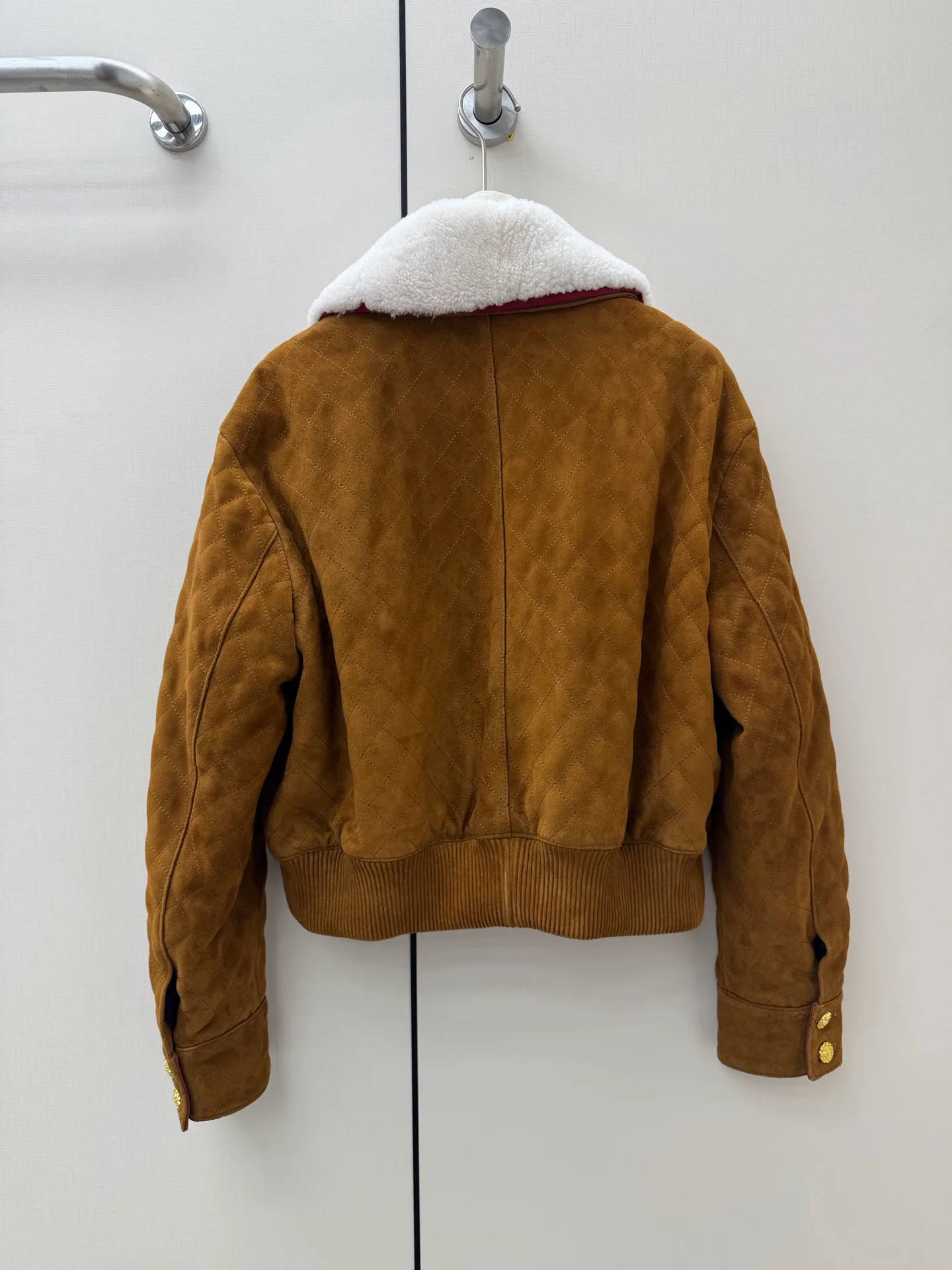 Кожаные Куртки И Дублёнки Женские Chanel 18992591