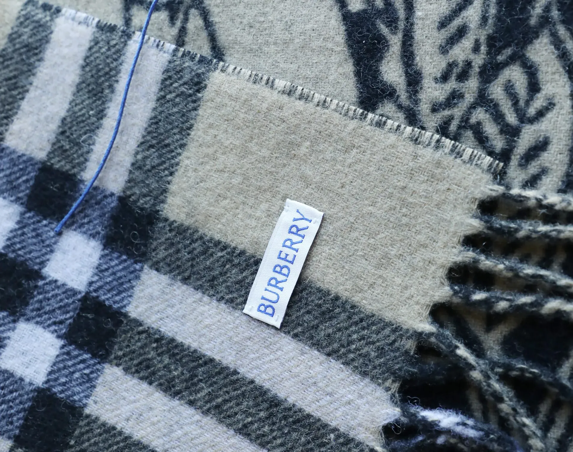 Шарфы Burberry 1338116