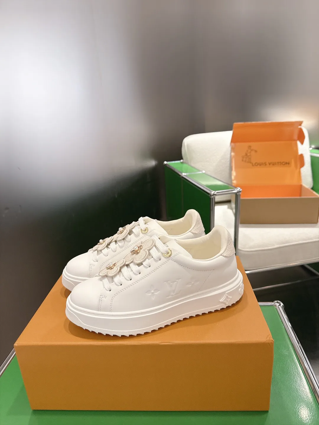 Кроссовки Женские Louis Vuitton 18857052