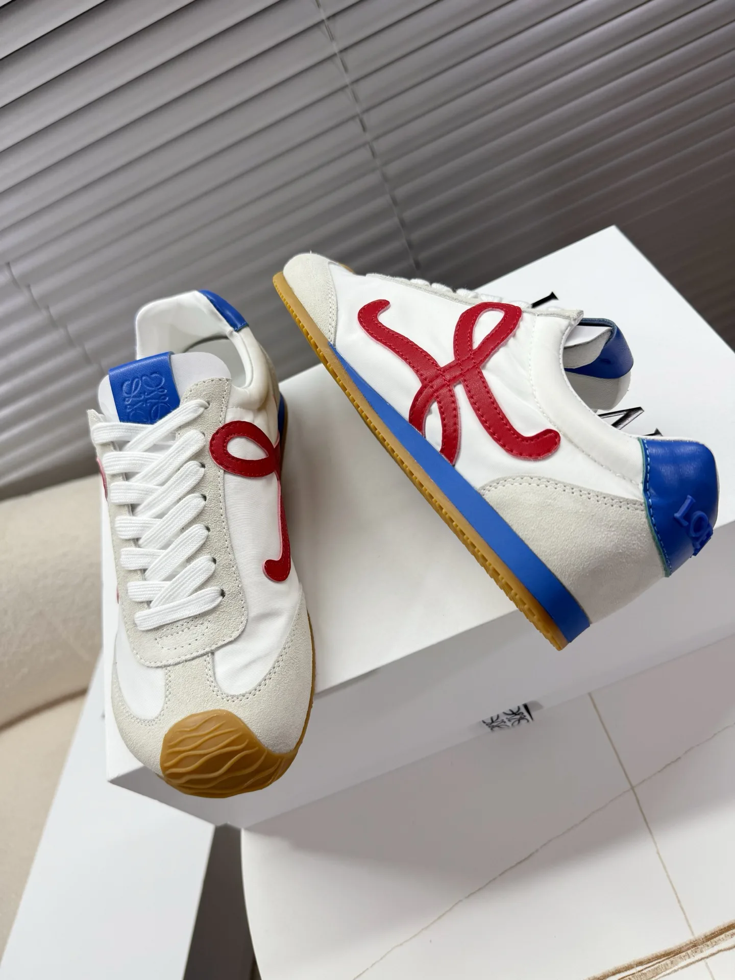 Кроссовки Женские Loewe 17127