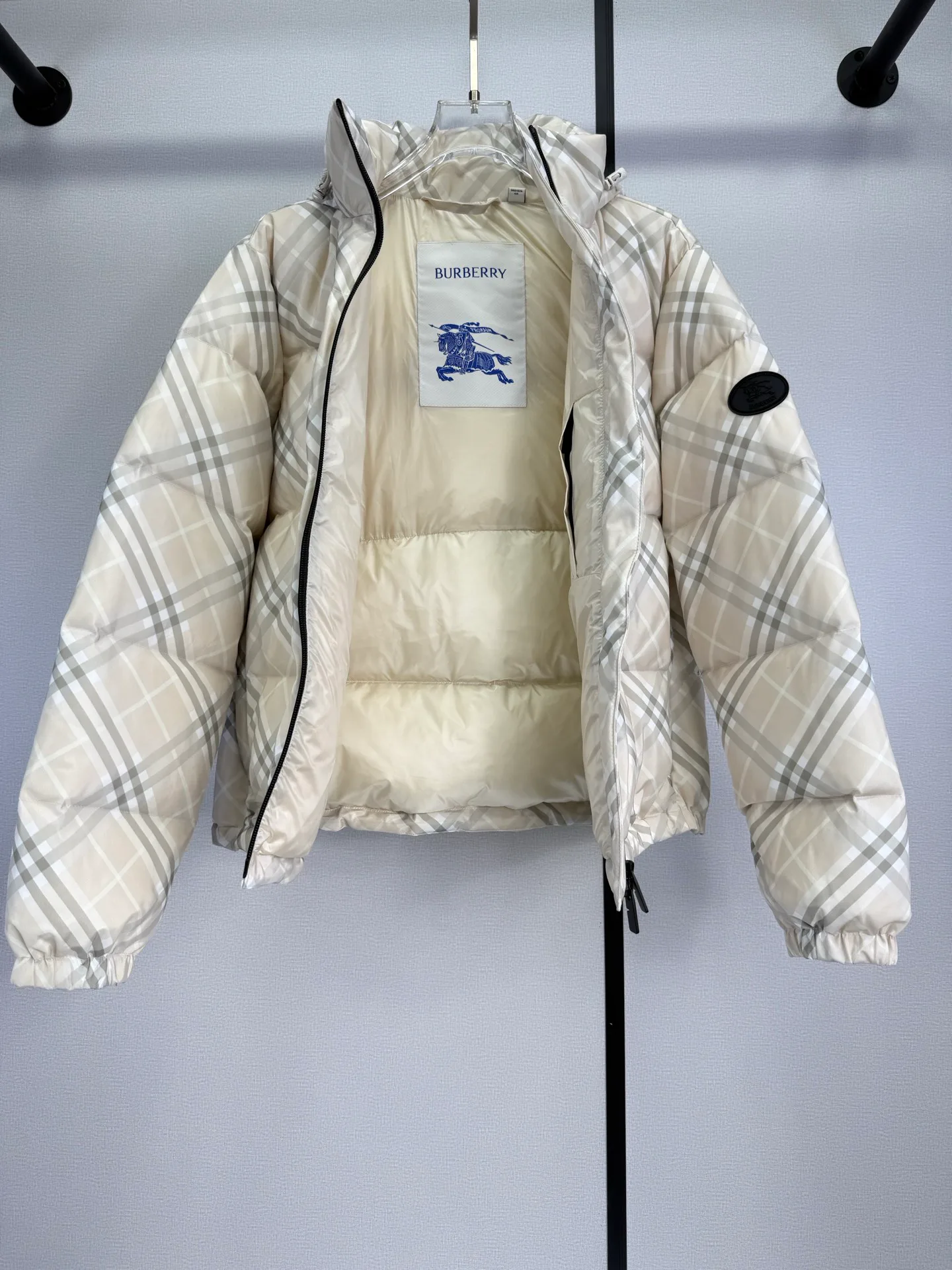 Куртки И Пуховики Женские Burberry 18022288