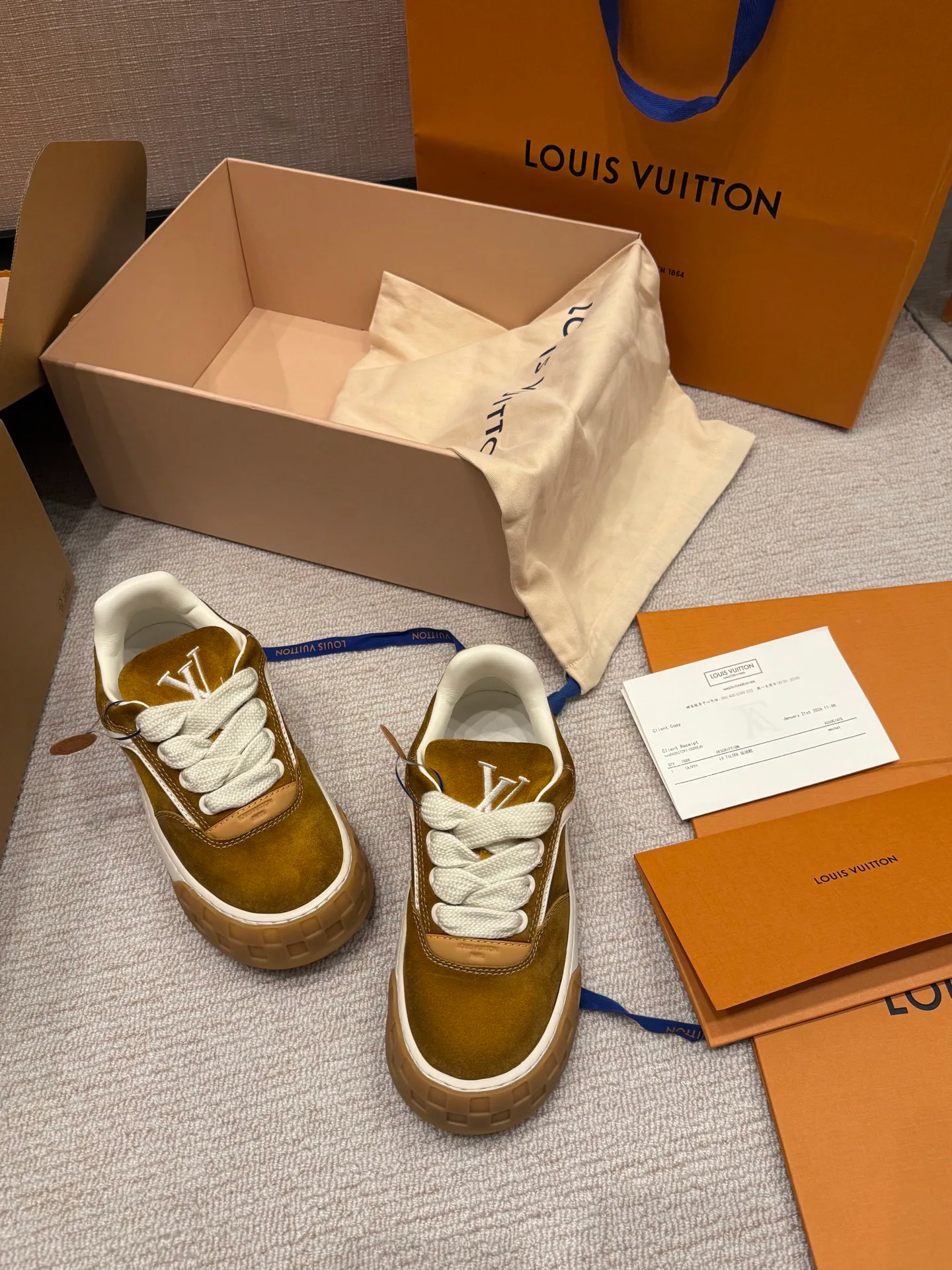 Кроссовки Женские Louis Vuitton 11478288