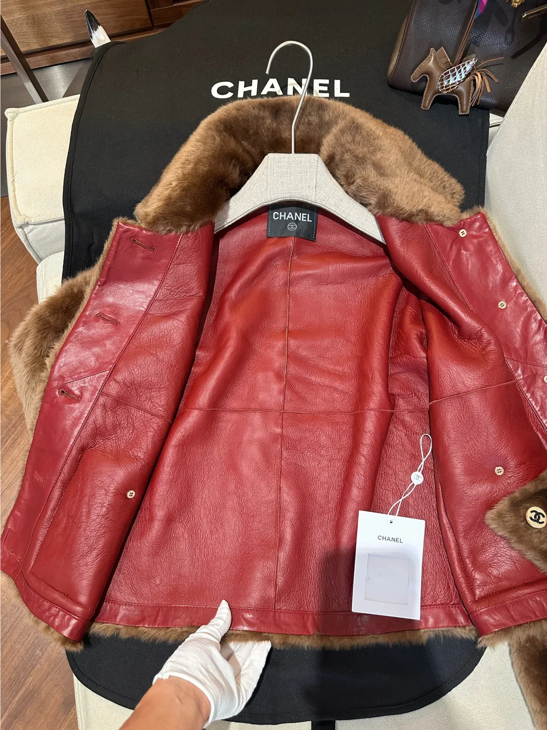 Кожаные Куртки И Дублёнки Женские Chanel 18040597