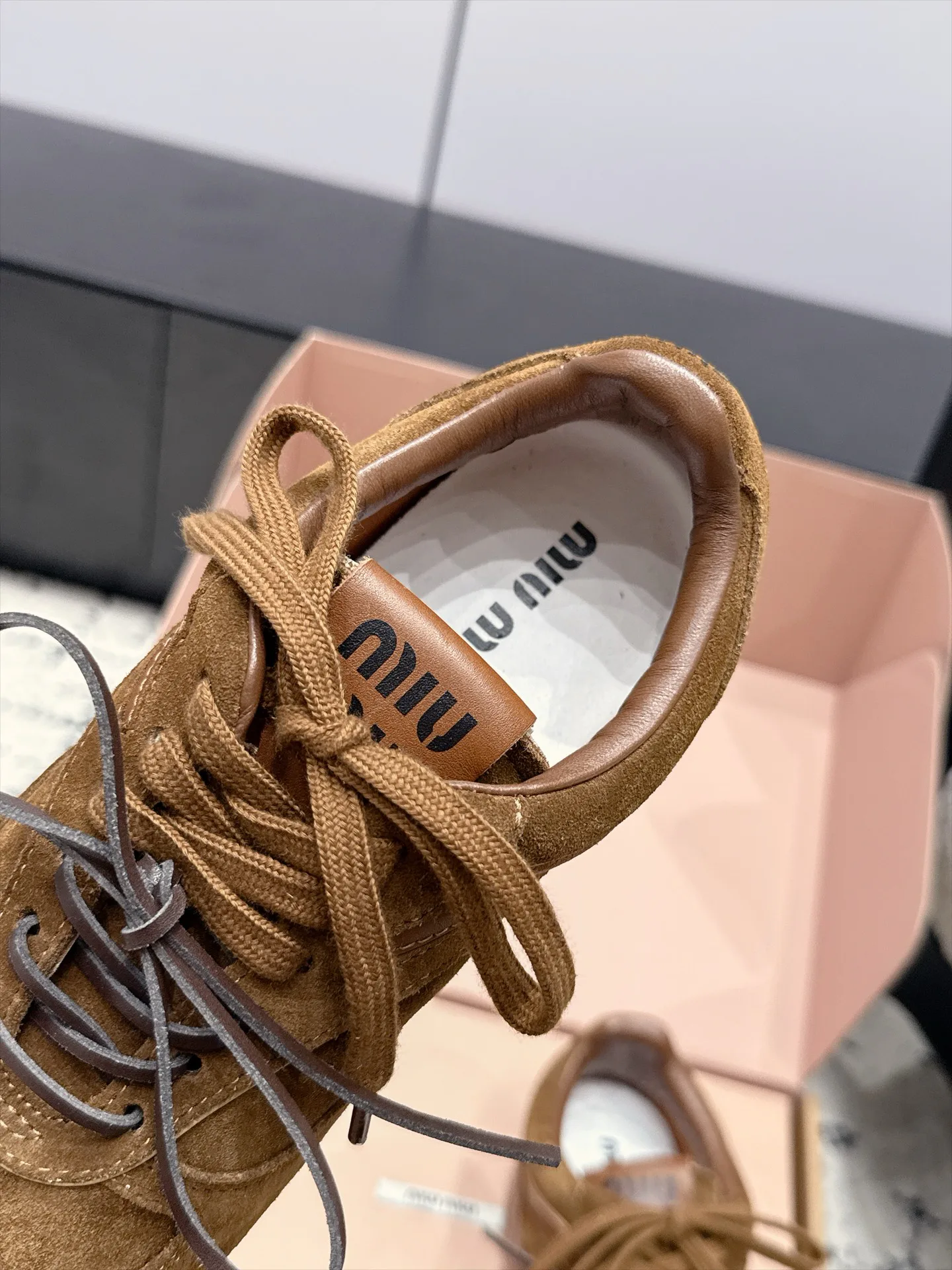 Кроссовки Женские Miu Miu 18133254