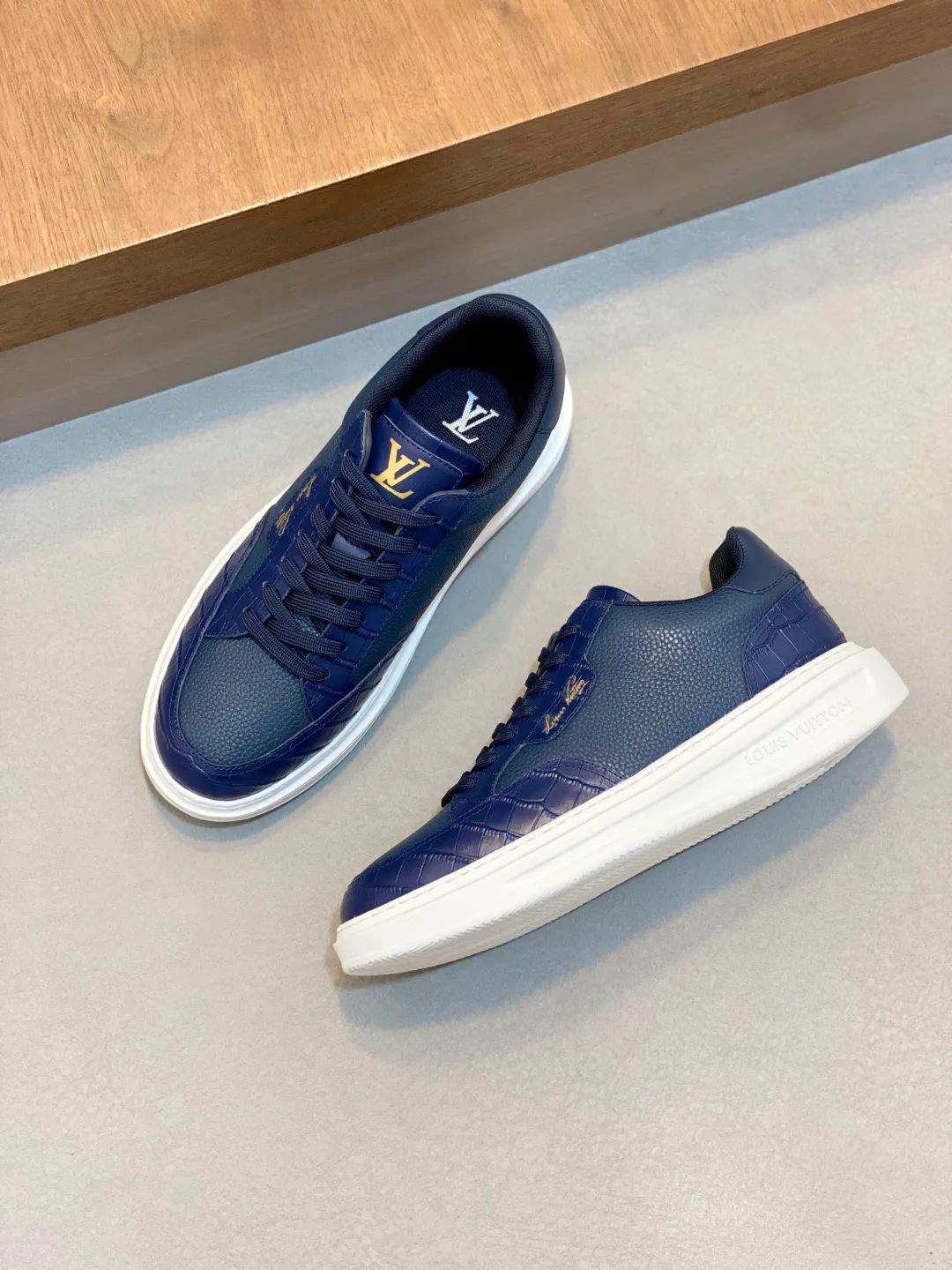 Кроссовки Мужские Louis Vuitton 18265109
