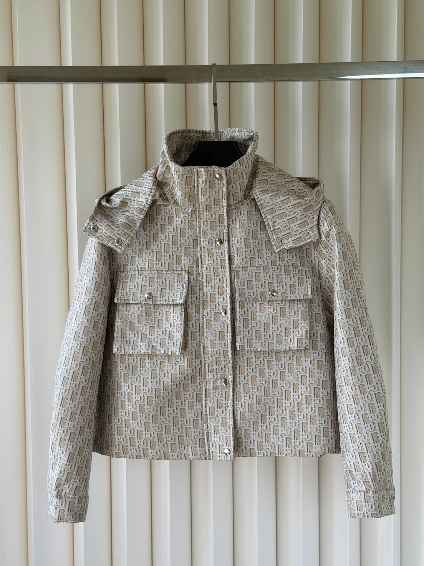 Куртки И Пуховики Женские Christian Dior 18885478
