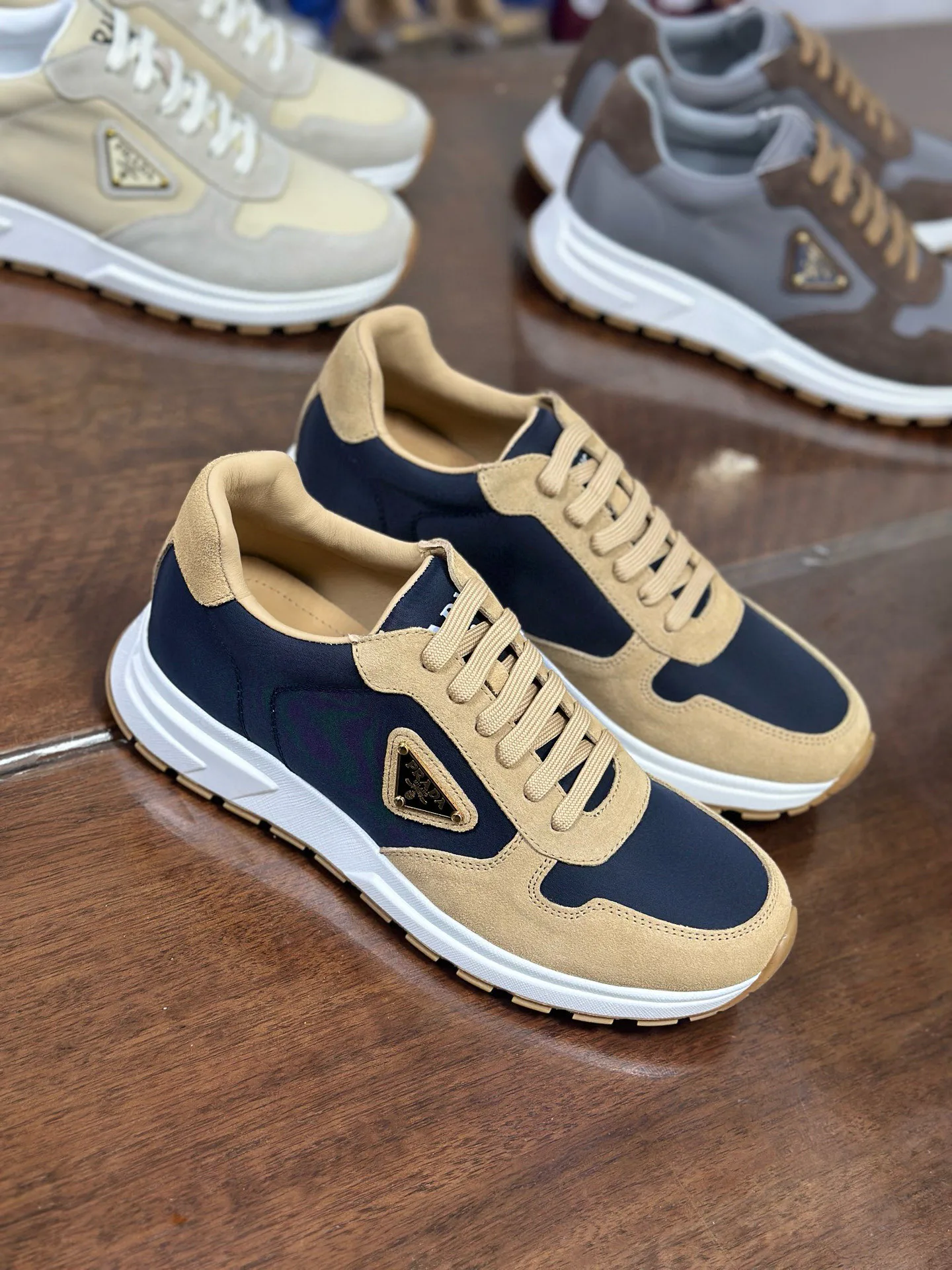 Кроссовки Женские Prada 10456807