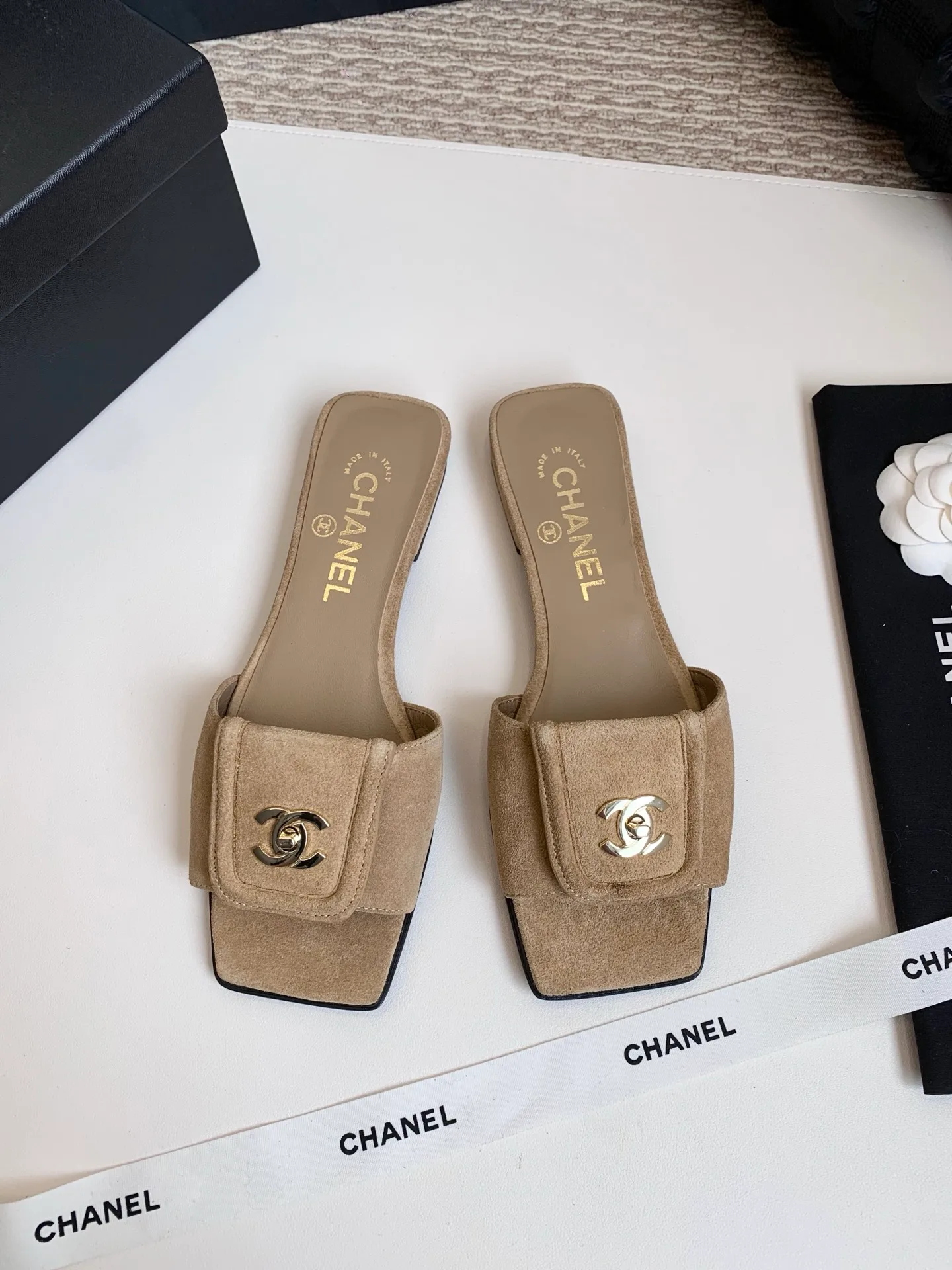 Шлепанцы Женские Chanel 13089476
