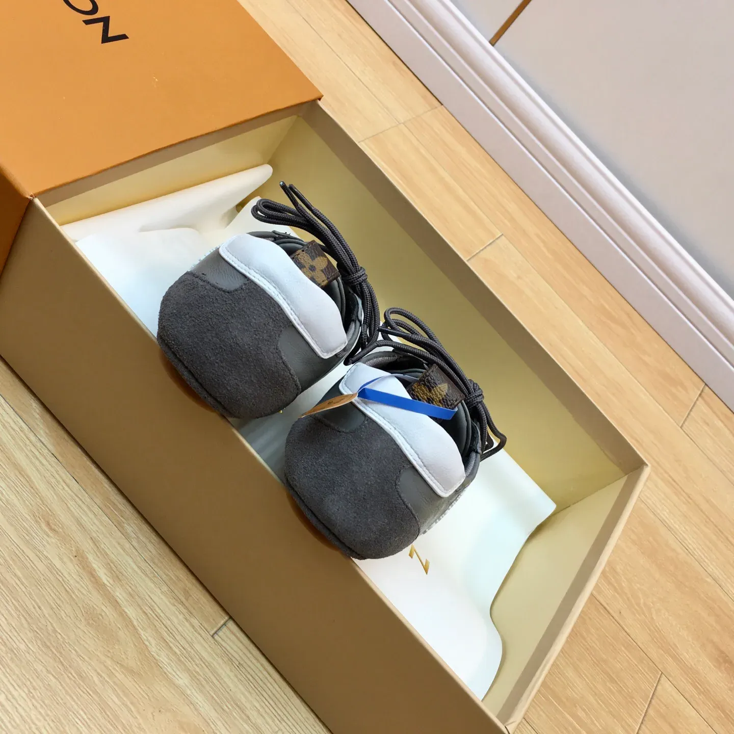 Кроссовки Женские Louis Vuitton 1590938