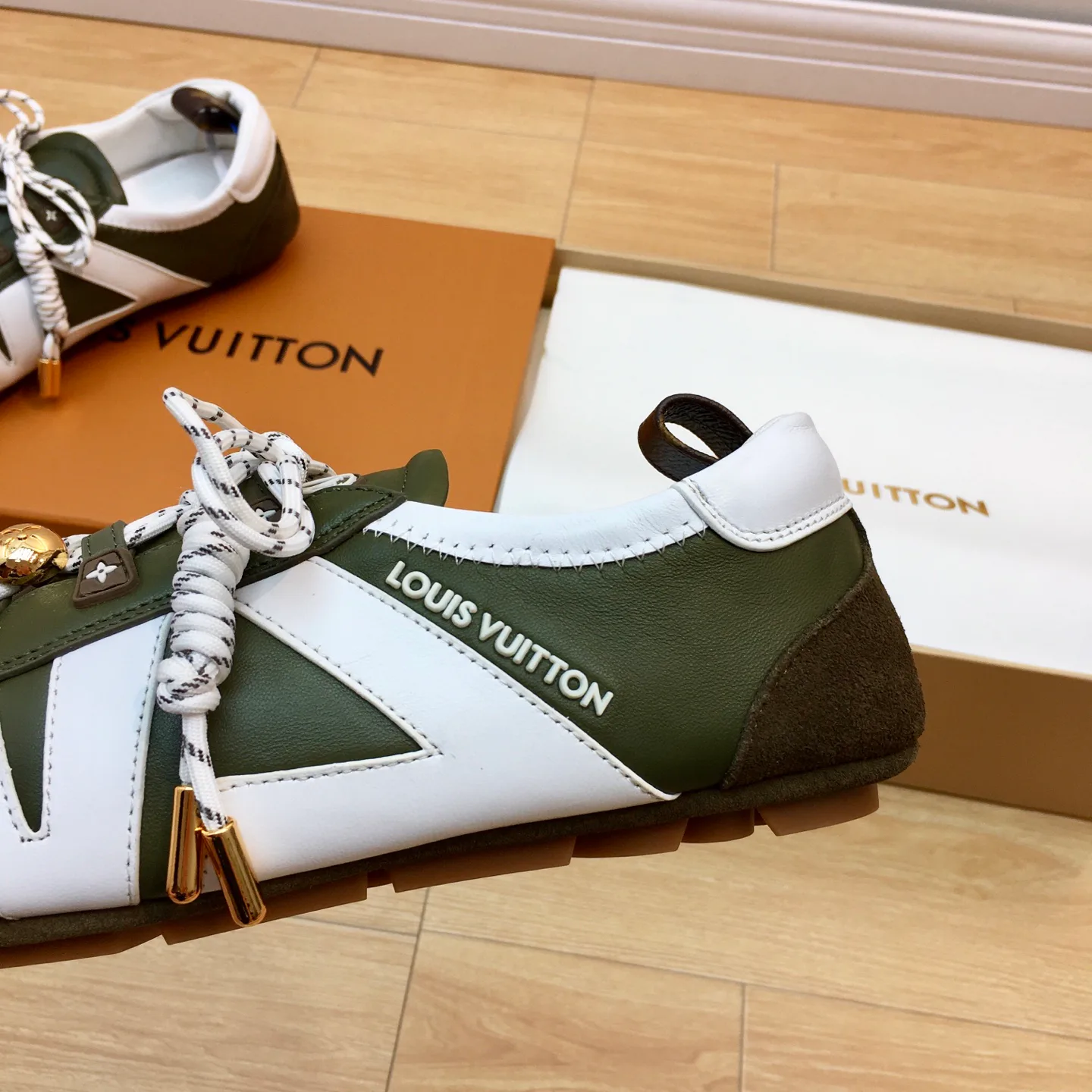Кроссовки Женские Louis Vuitton 1590948