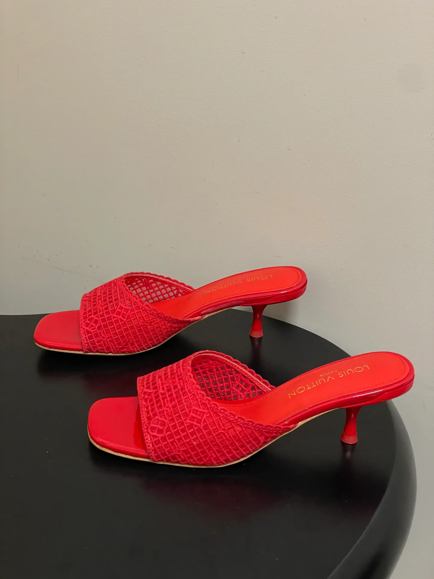 Босоножки Женские Louis Vuitton 13343909