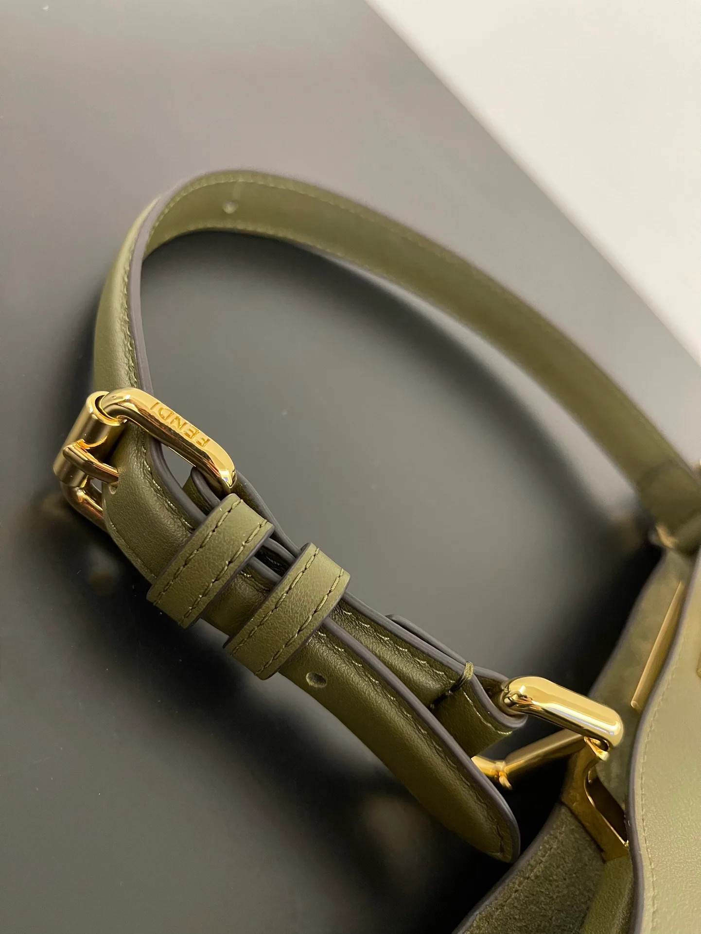 Классические Сумки Женские Fendi 13546278