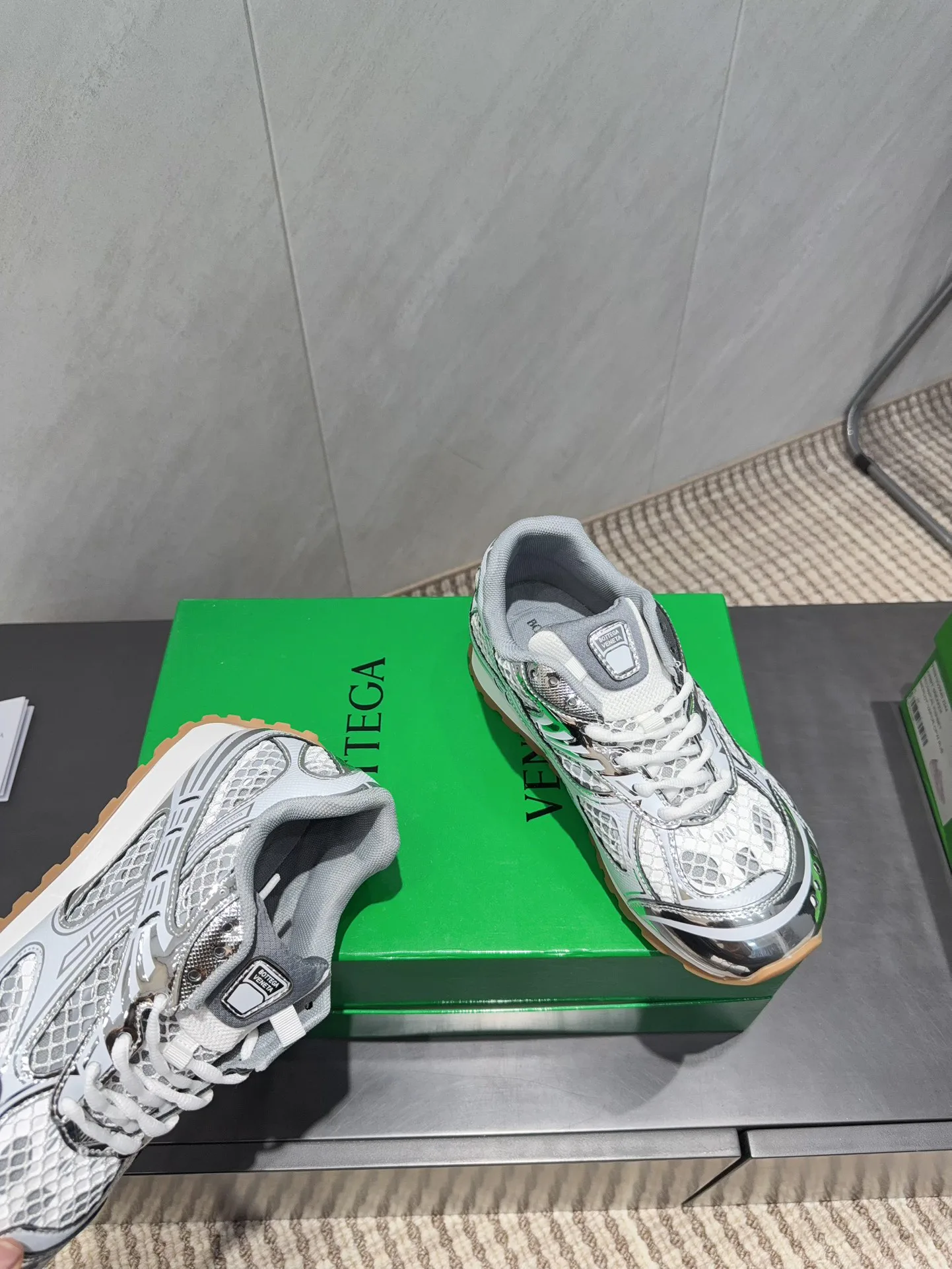 Кроссовки Женские Bottega Veneta 299563