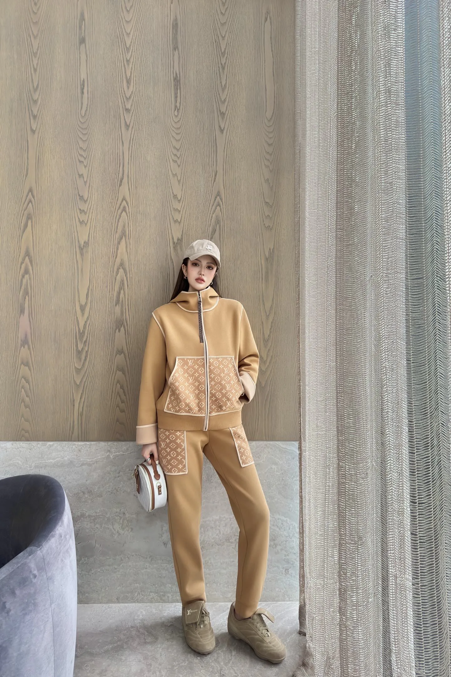 Брюки Женские Louis Vuitton 1817623