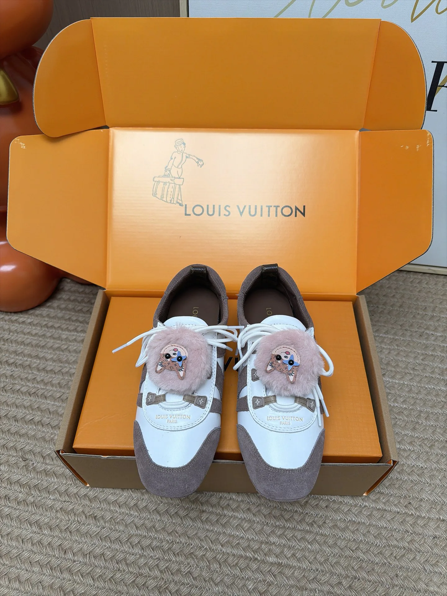Кроссовки Женские Louis Vuitton 18063008