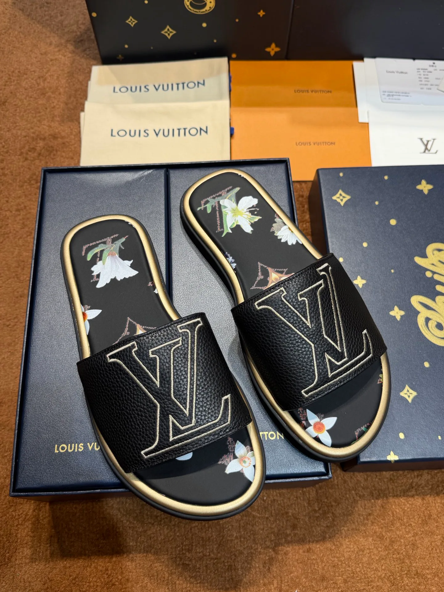 Шлепанцы Женские Louis Vuitton 17059504