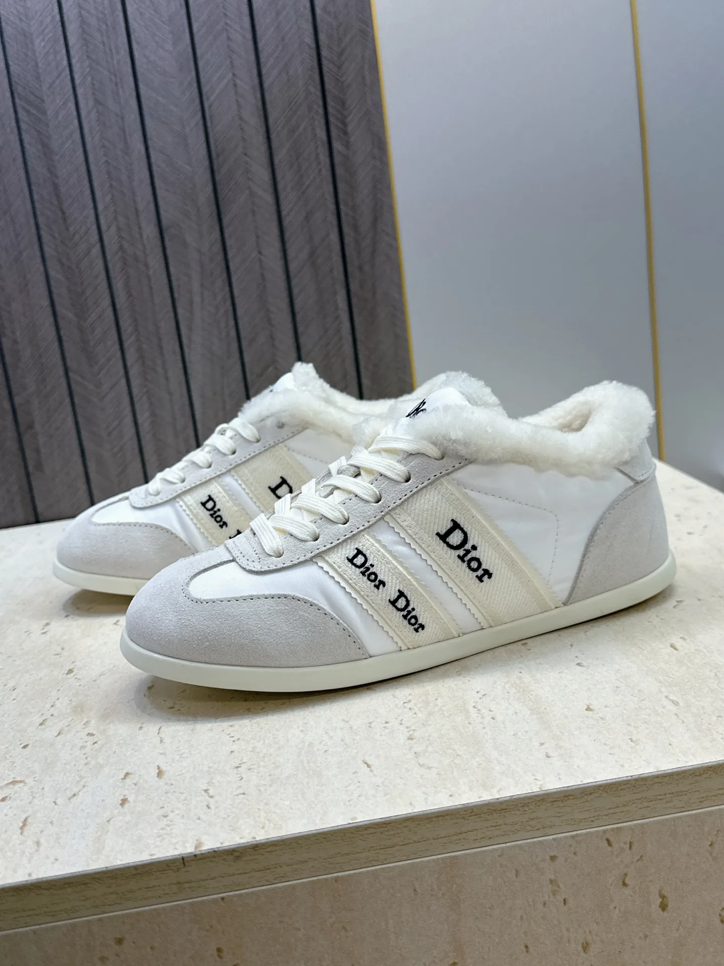 Кроссовки Женские Christian Dior 18247833