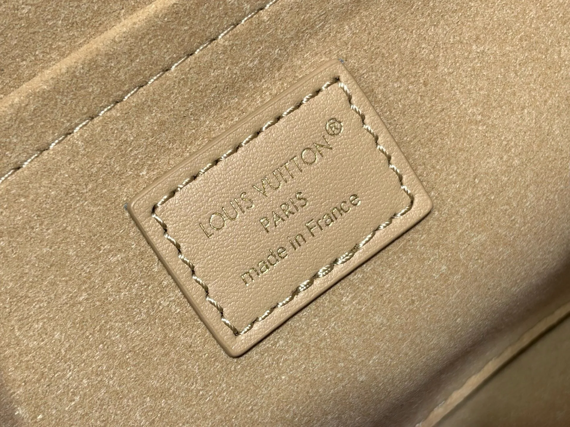 Классические Сумки Женские Louis Vuitton 18240306