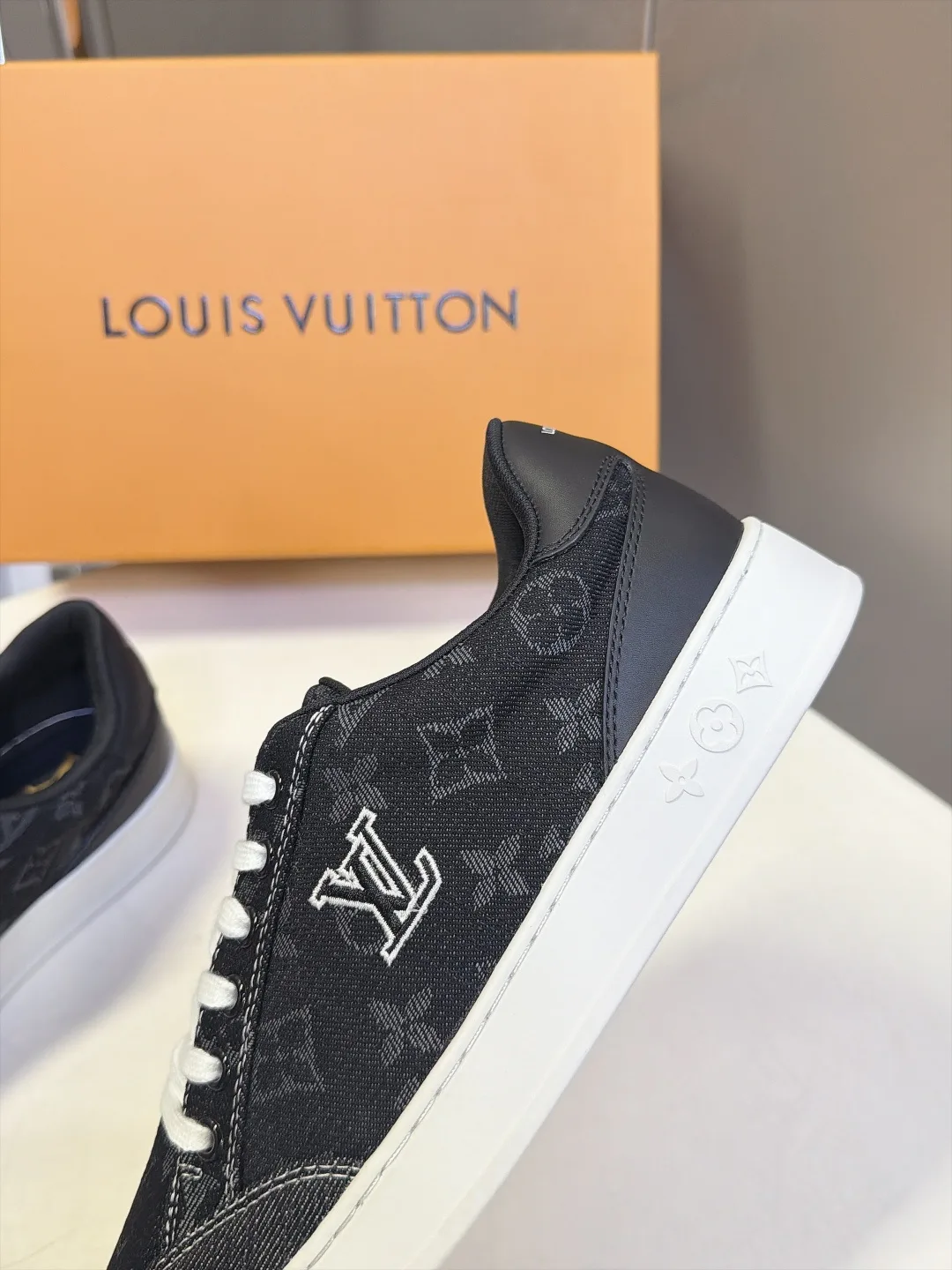 Кроссовки Женские Louis Vuitton 20153118