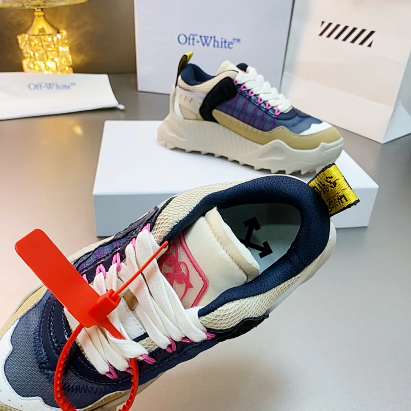 Кроссовки Женские Off-White 17530543
