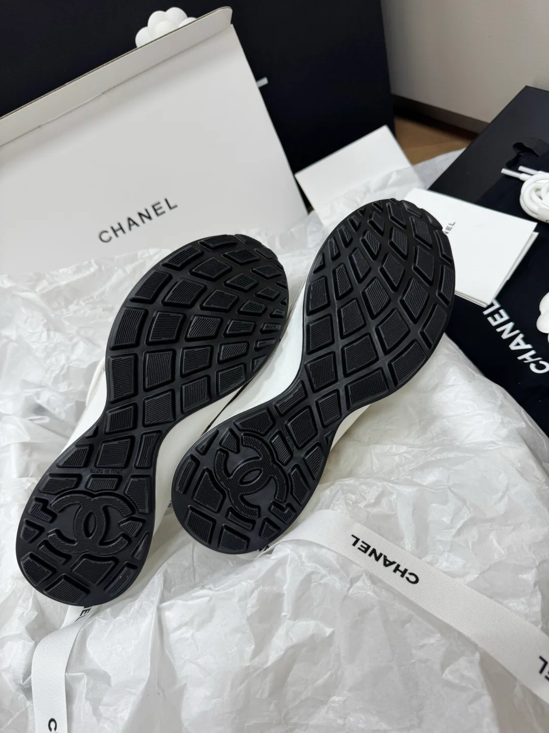 Кроссовки Женские Chanel 17418279