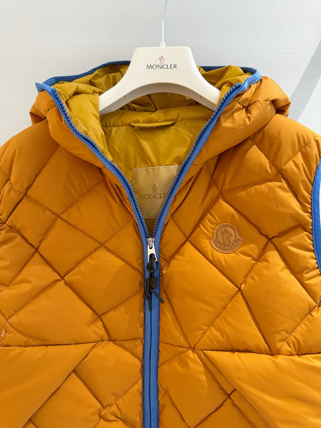 Жилеты Женские Moncler 18538560