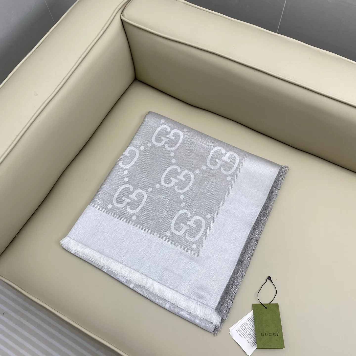 Платки Gucci 6086060