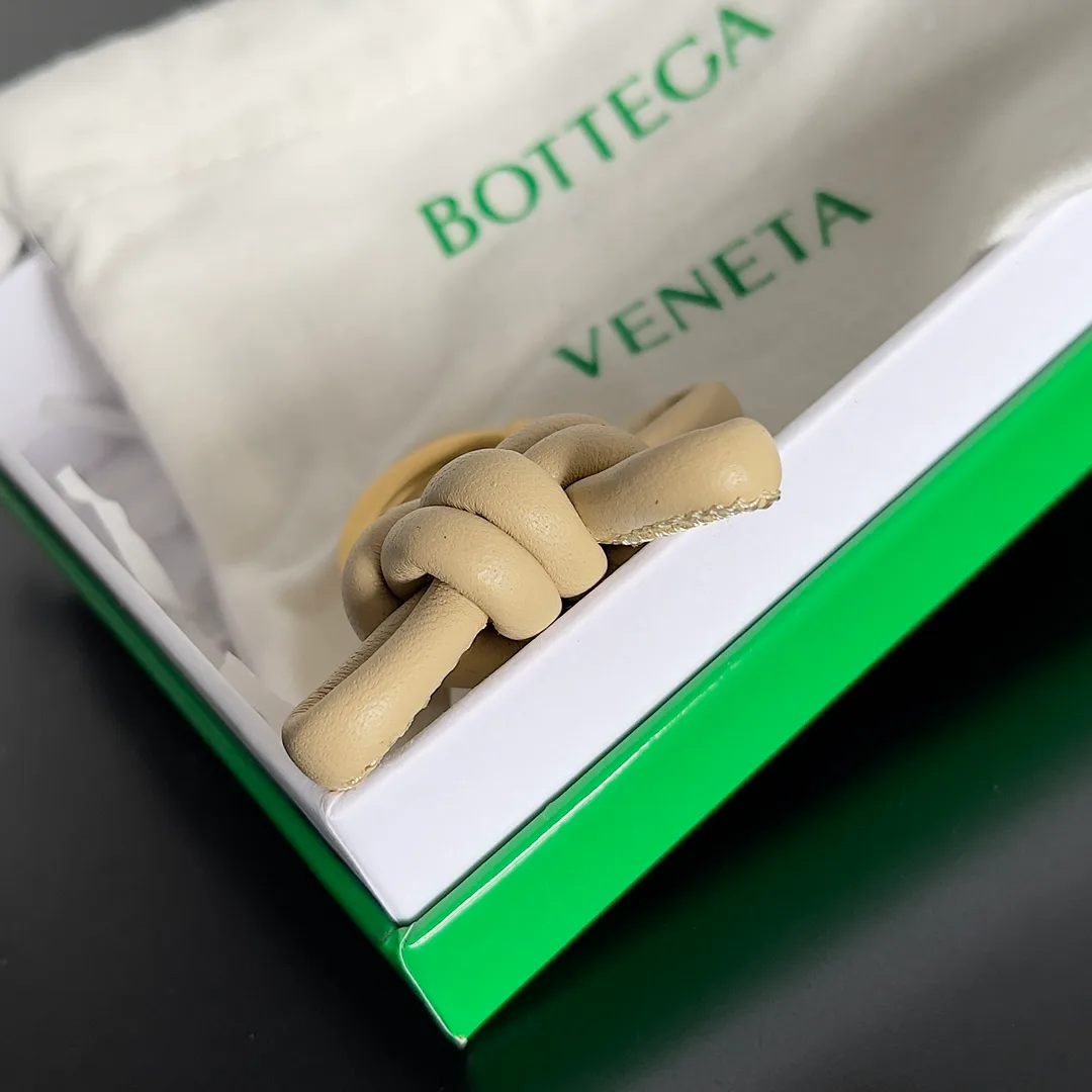 Ключницы Bottega Veneta 595657